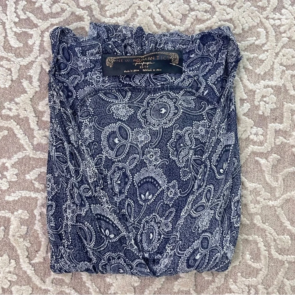 NWOT Free People New Romantics V-Neck Print Top